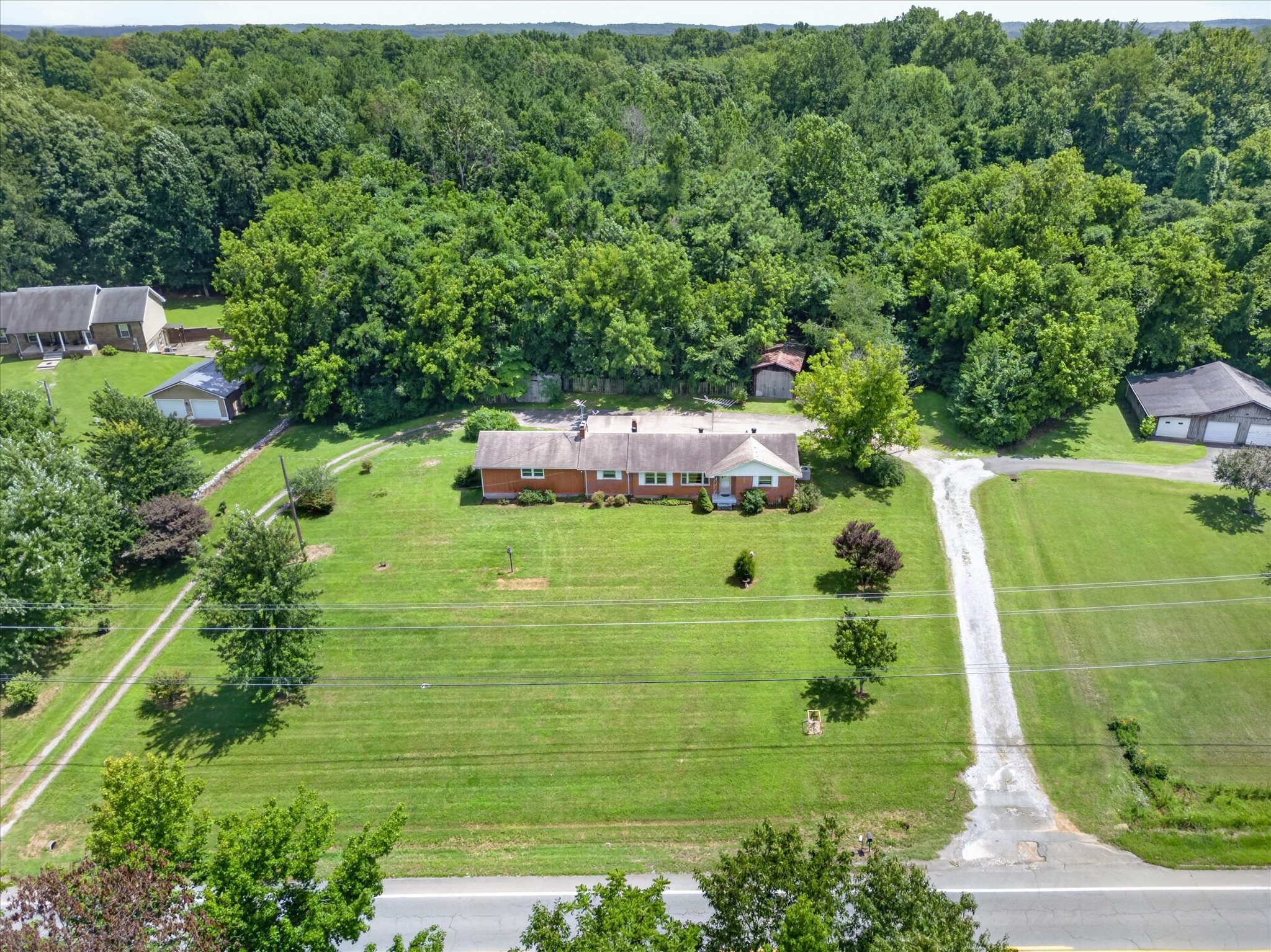 910 Highway 13 Property Photo 44