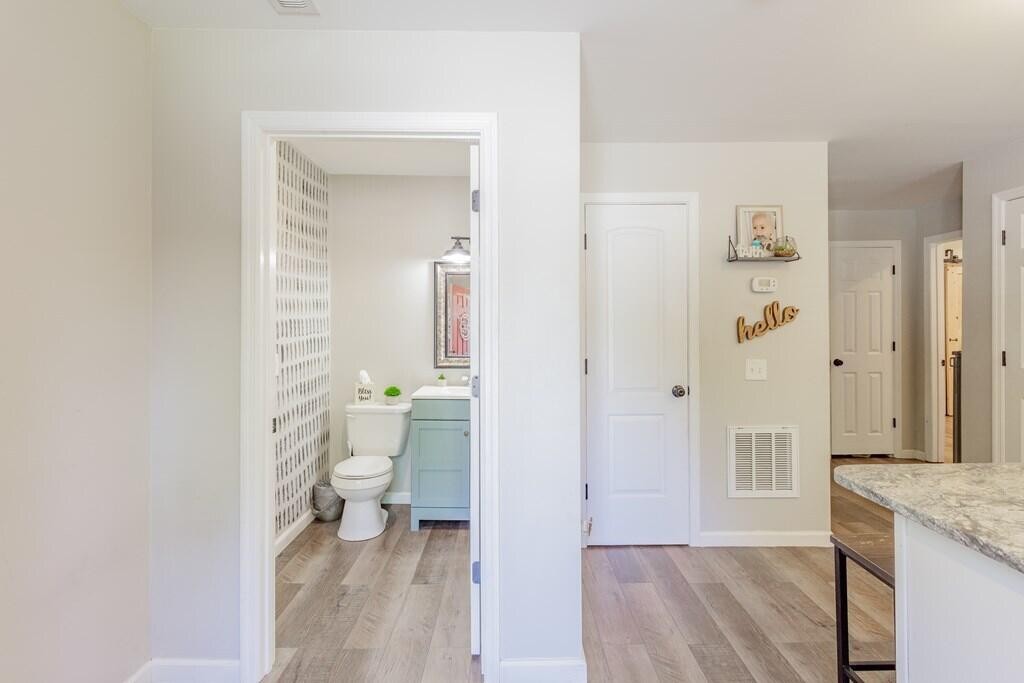 1900 Meadowbrook Circle, Nw Property Photo 5