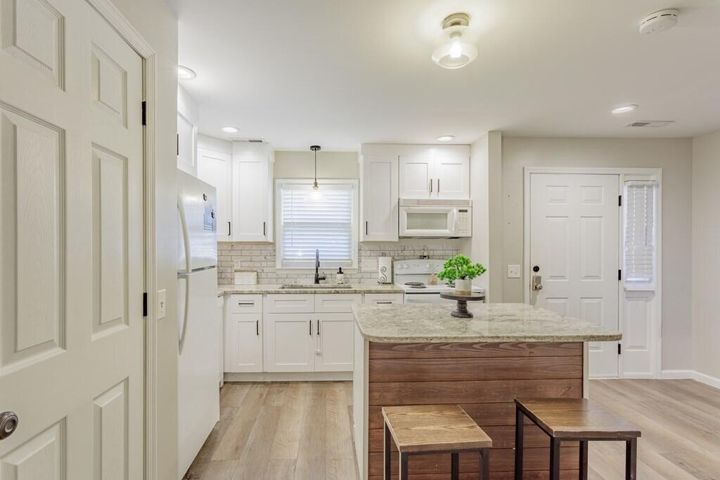 1900 Meadowbrook Circle, Nw Property Photo 6