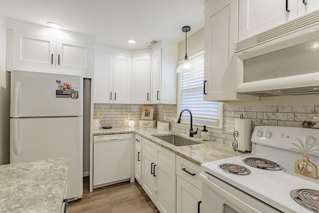 1900 Meadowbrook Circle, Nw Property Photo 7