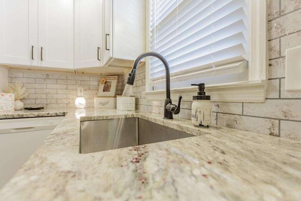 1900 Meadowbrook Circle, Nw Property Photo 8