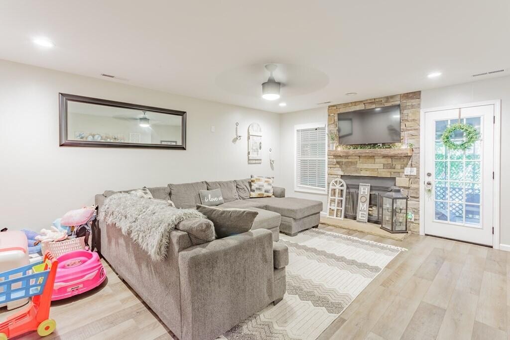 1900 Meadowbrook Circle, Nw Property Photo 12