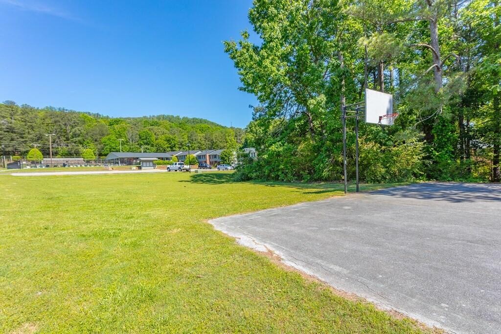 1900 Meadowbrook Circle, Nw Property Photo 31