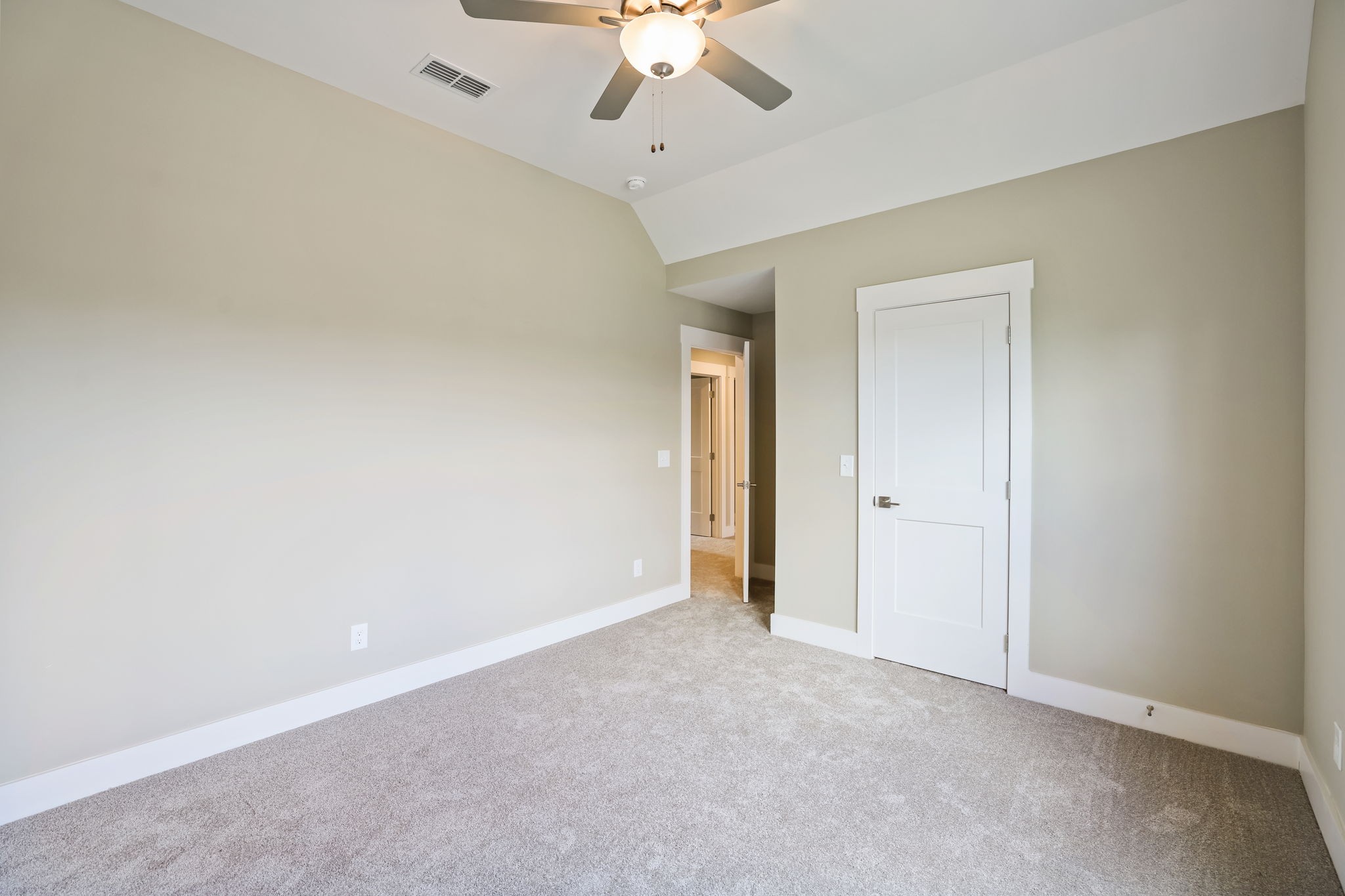 930 Stovers Glen Dr Property Photo 35