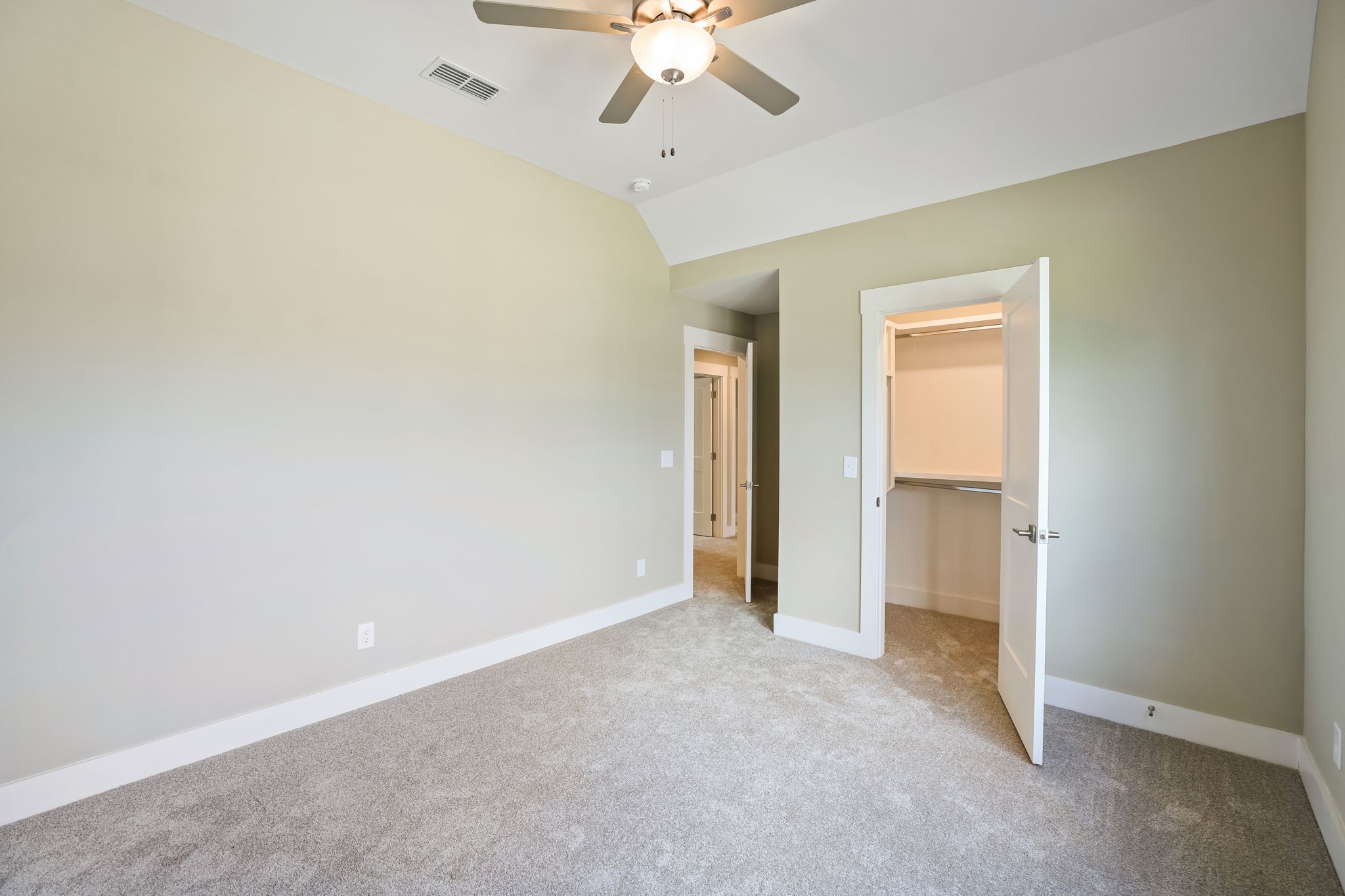 930 Stovers Glen Dr Property Photo 37