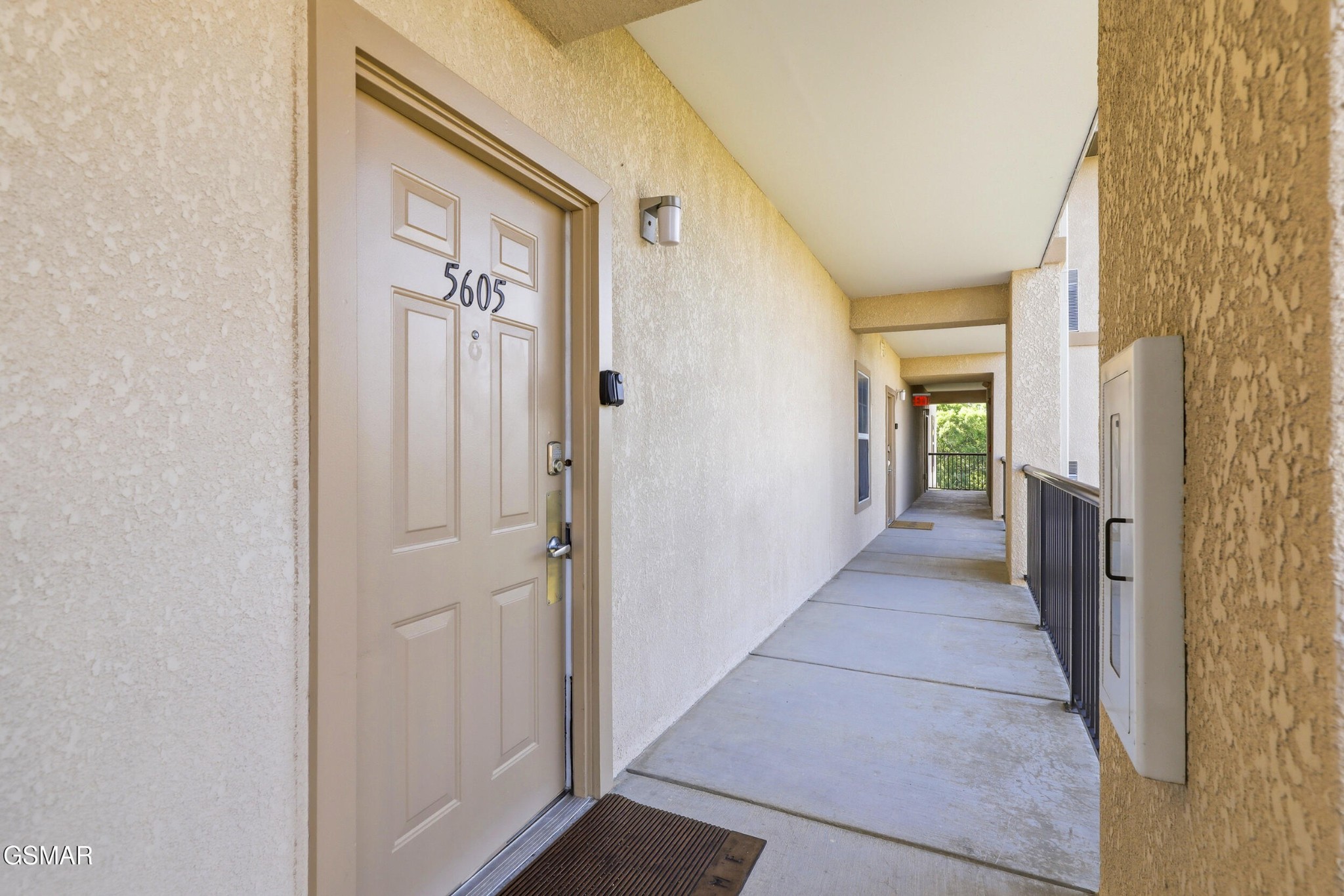 124 Plaza Drive Property Photo 3