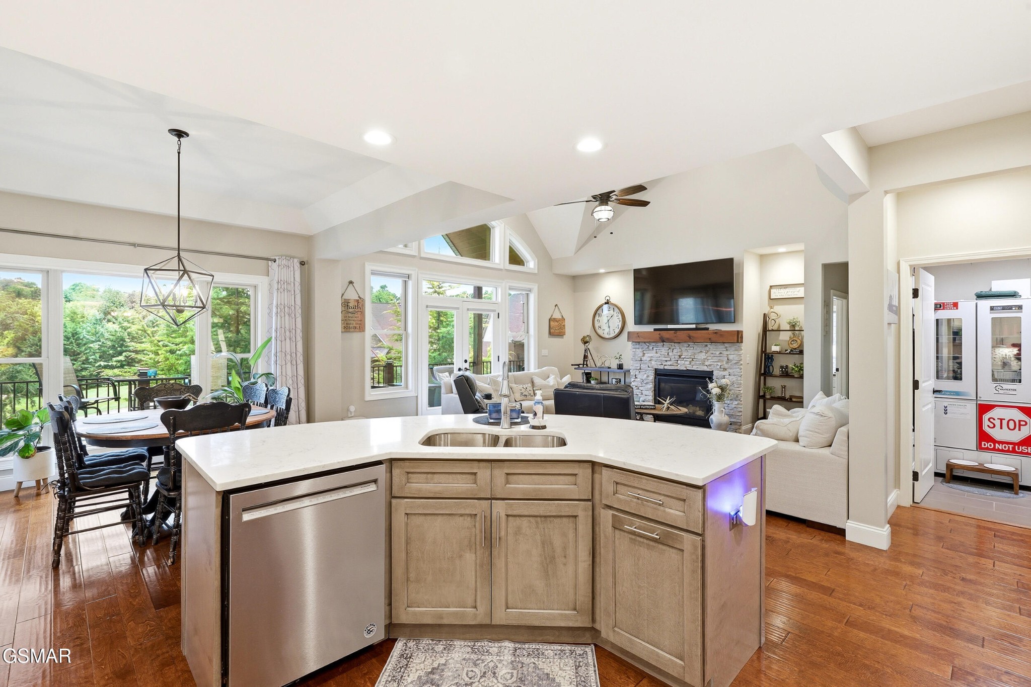 705 Waters Edge Property Photo 28