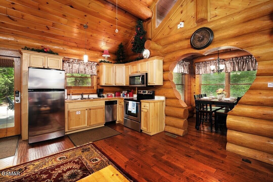 2910 Piney Ridge Way Property Photo 8