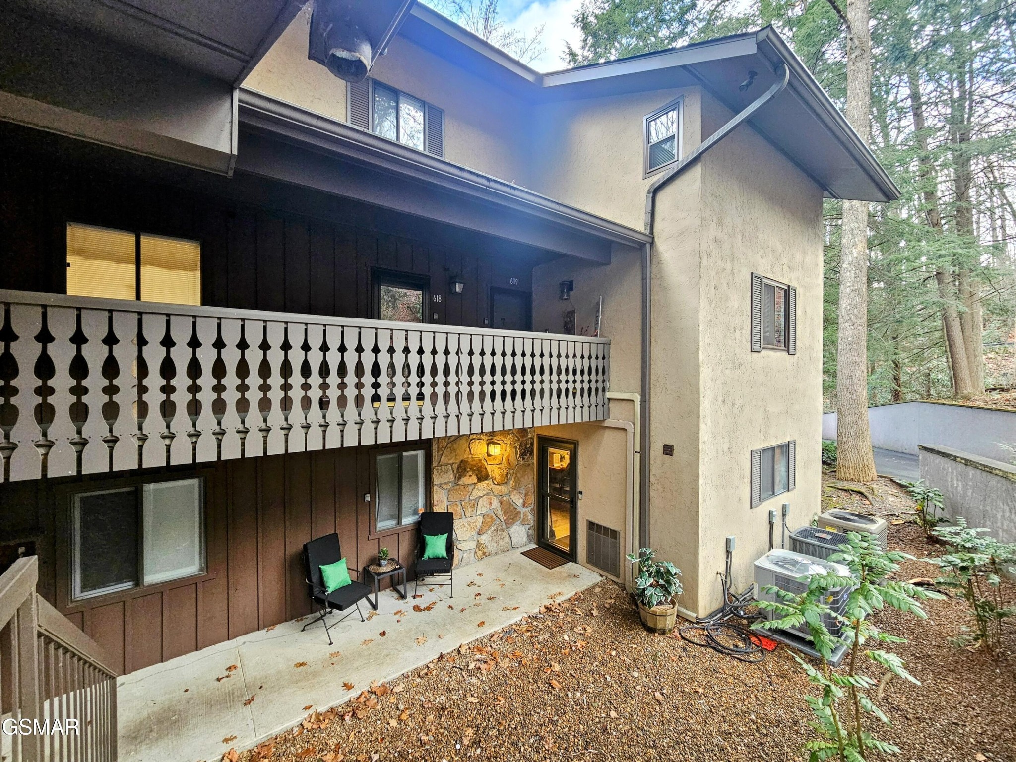 1235 Ski Mountain Road Property Photo 1