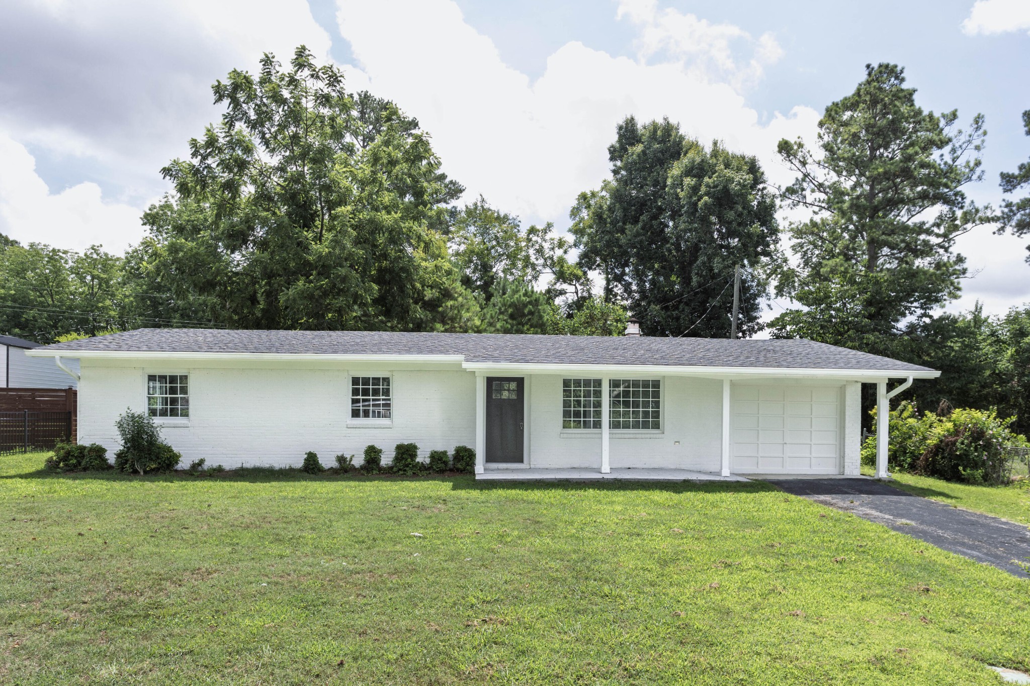 1606 Redwood Drive Property Photo 1