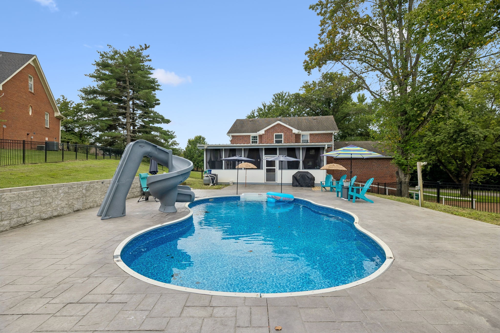 28 Noel Dr Property Photo 1