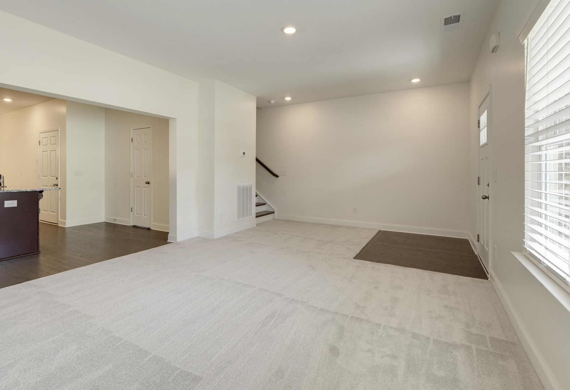 516 Tobias St Property Photo 6