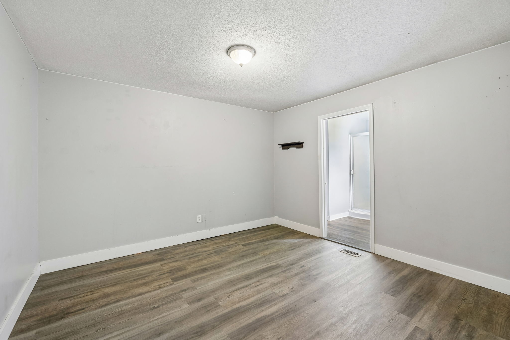 707 Darrow Dr Property Photo 14