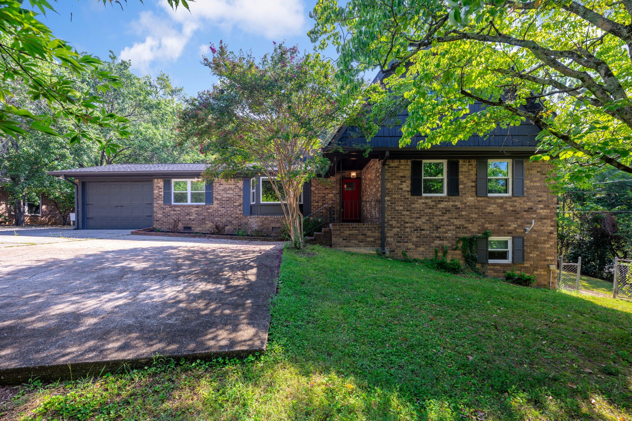 1220 Franklin Dr