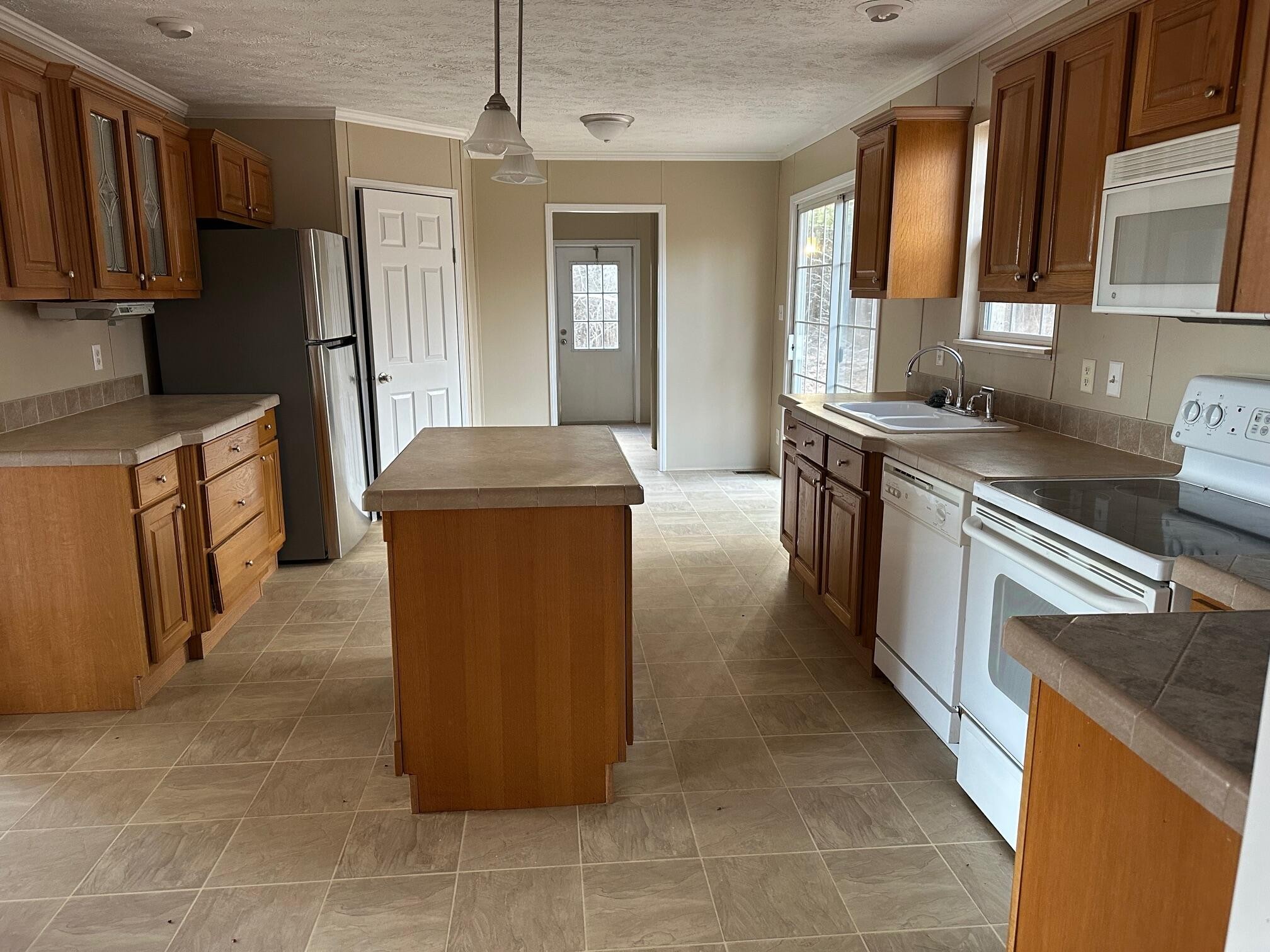1285 Dyer Road Property Photo 7