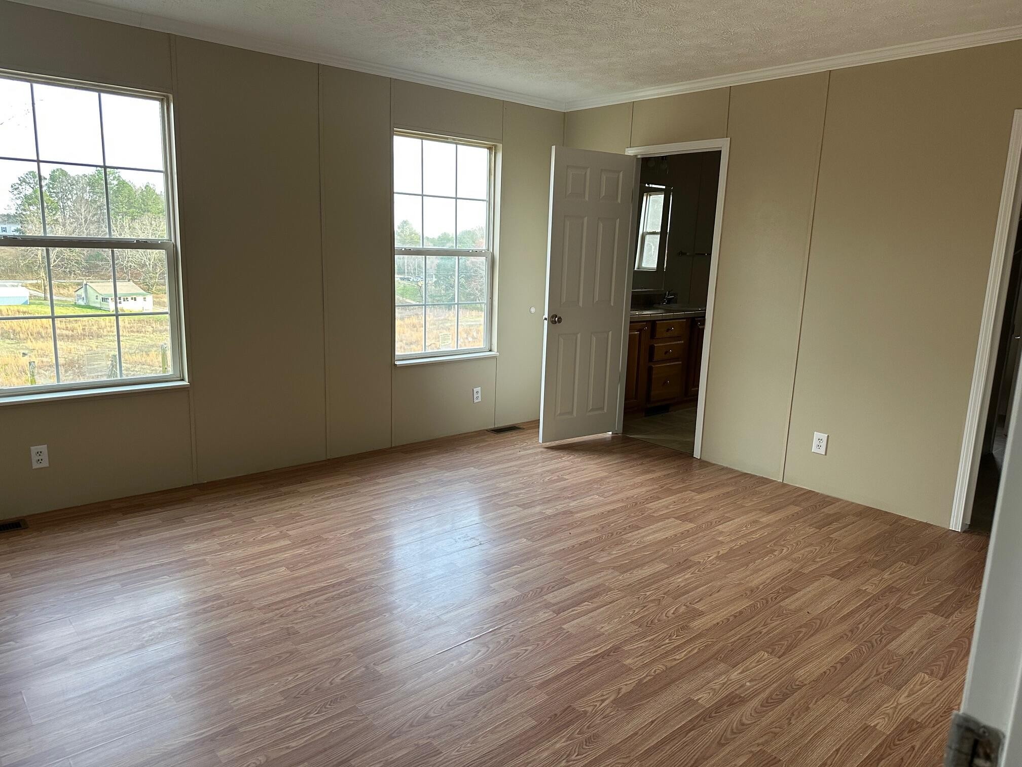 1285 Dyer Road Property Photo 15