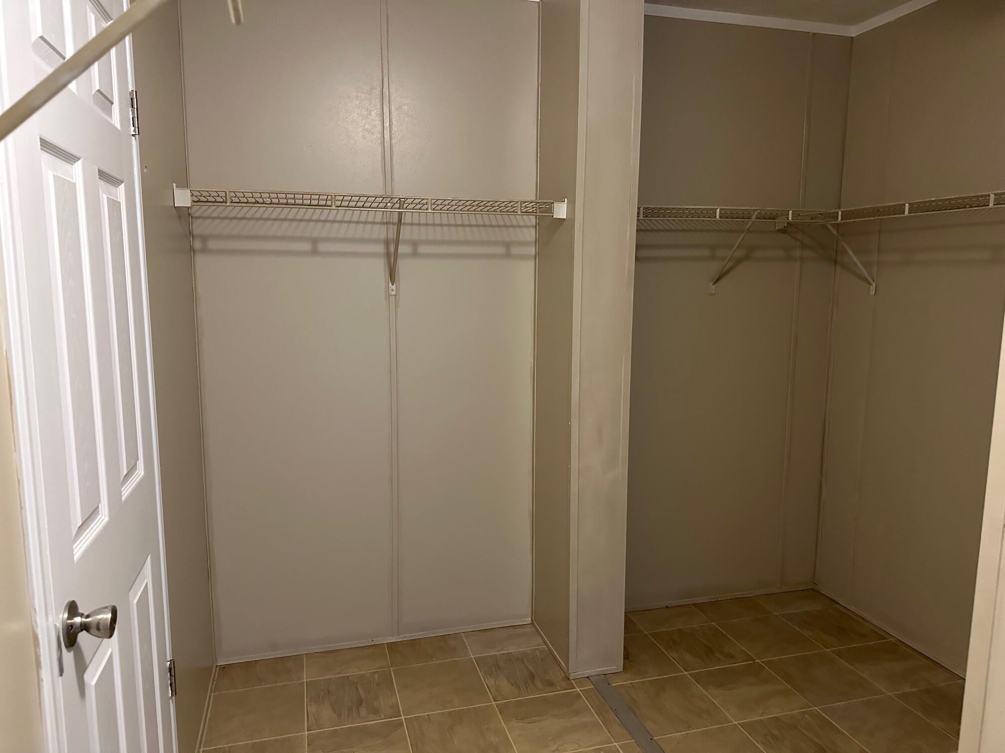 1285 Dyer Road Property Photo 17