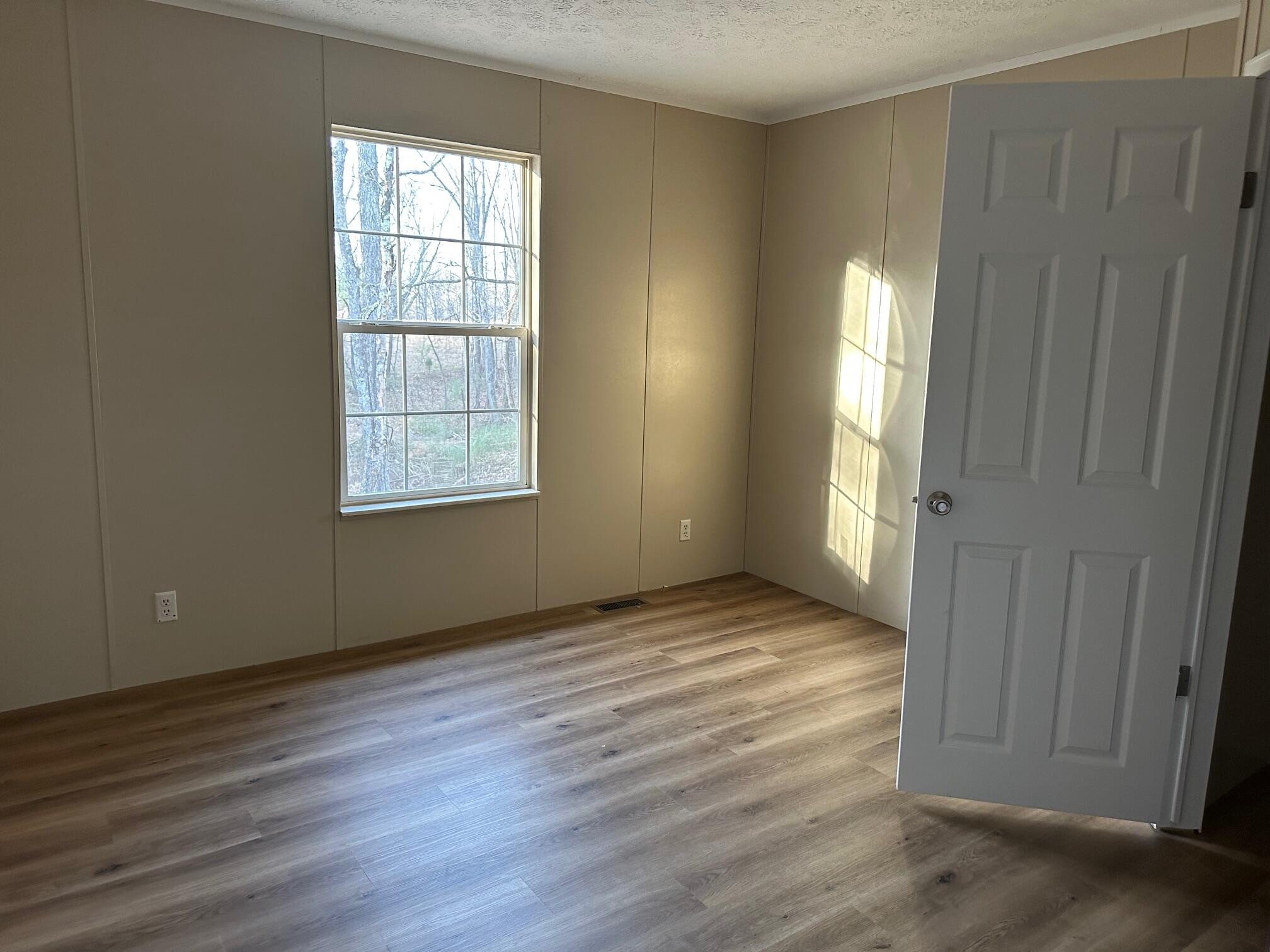 1285 Dyer Road Property Photo 18