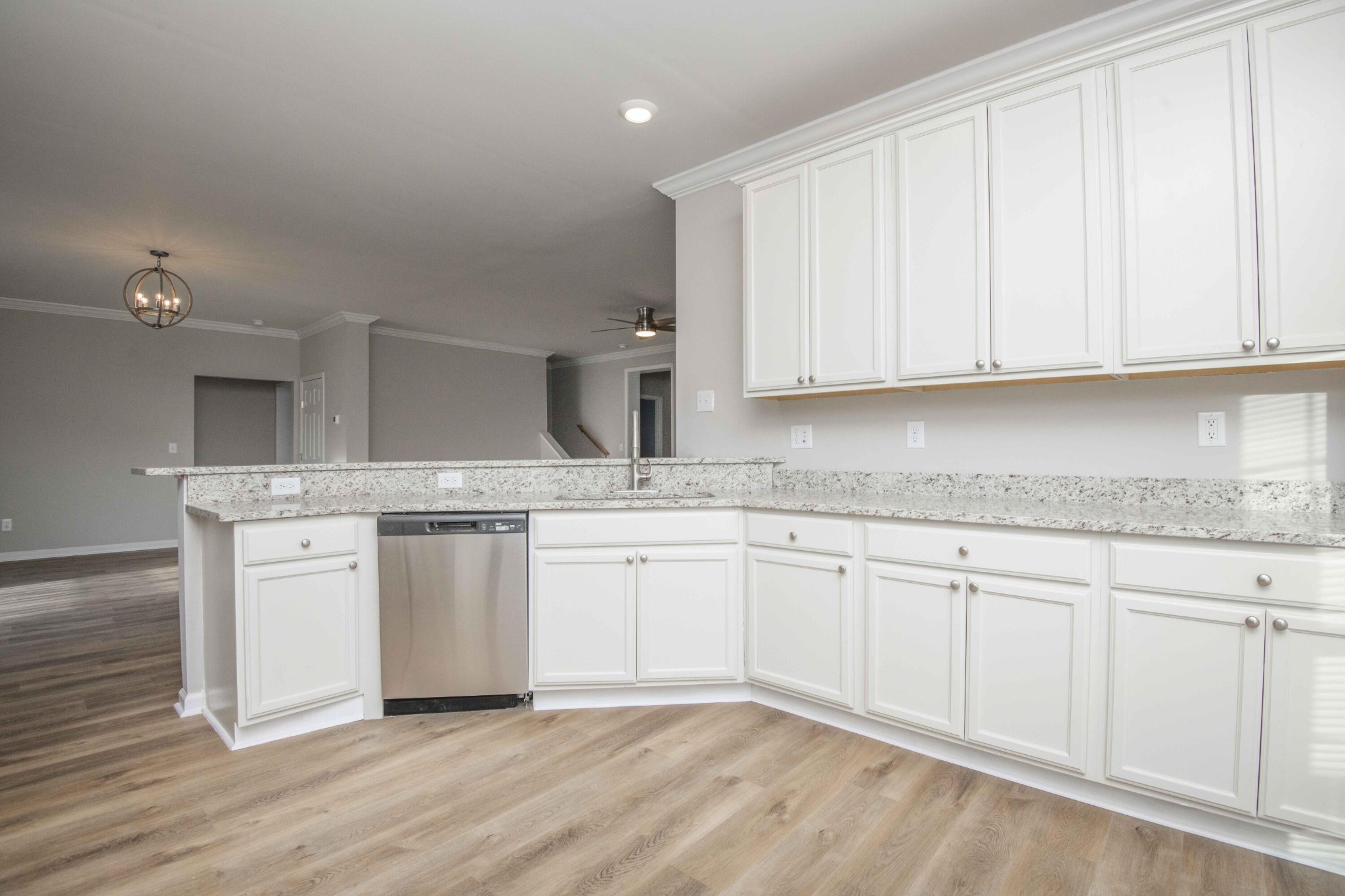 155 Waters Edge Drive Property Photo 13