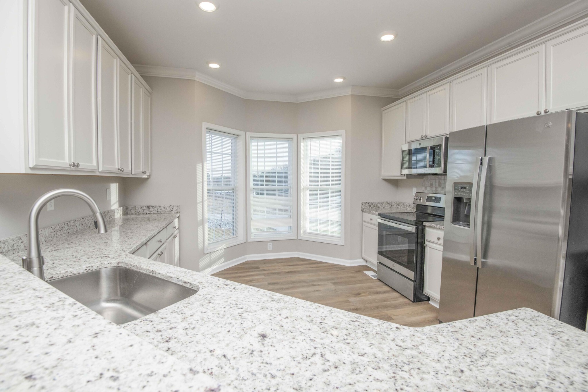 155 Waters Edge Drive Property Photo 14