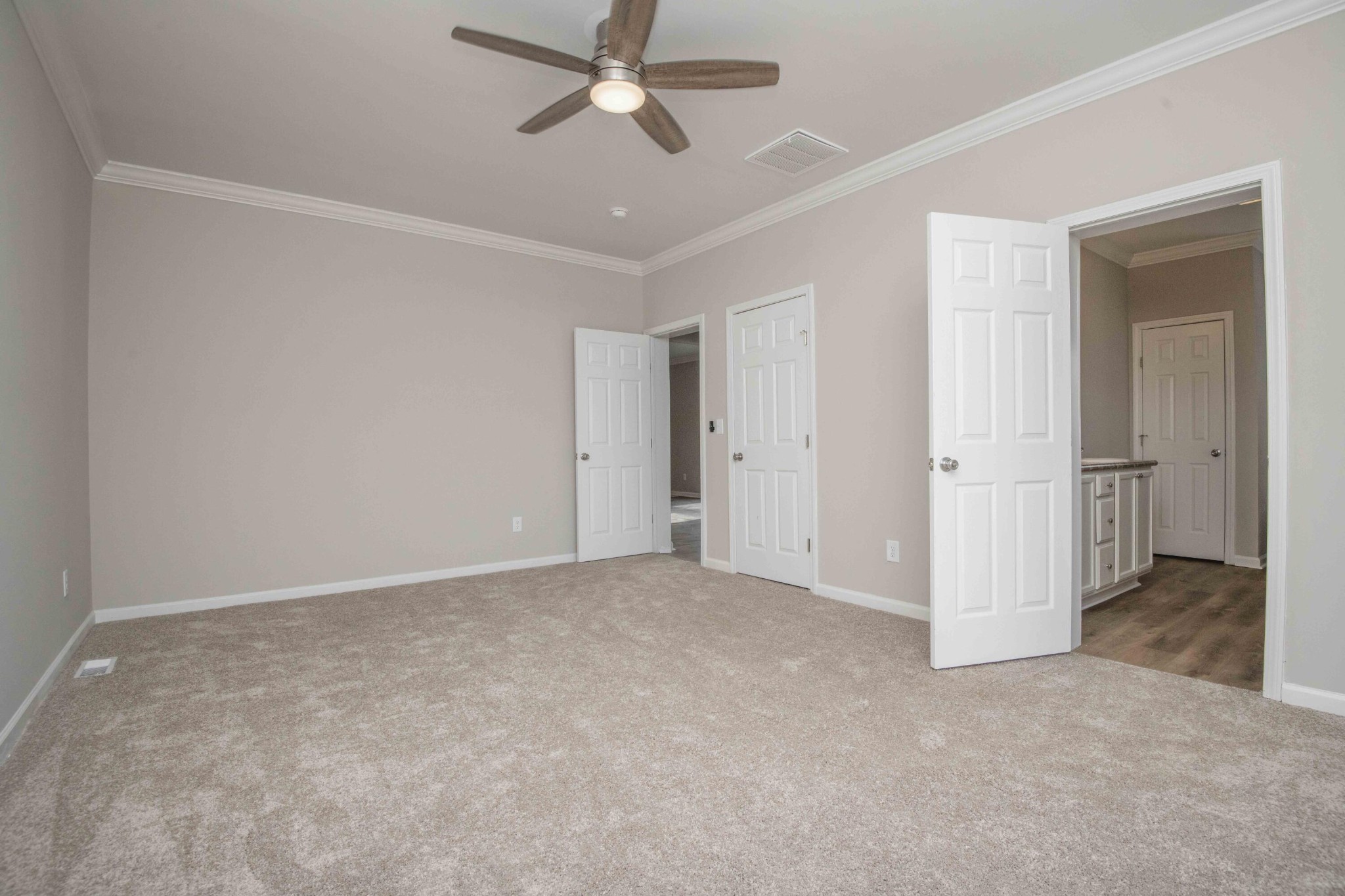 155 Waters Edge Drive Property Photo 22
