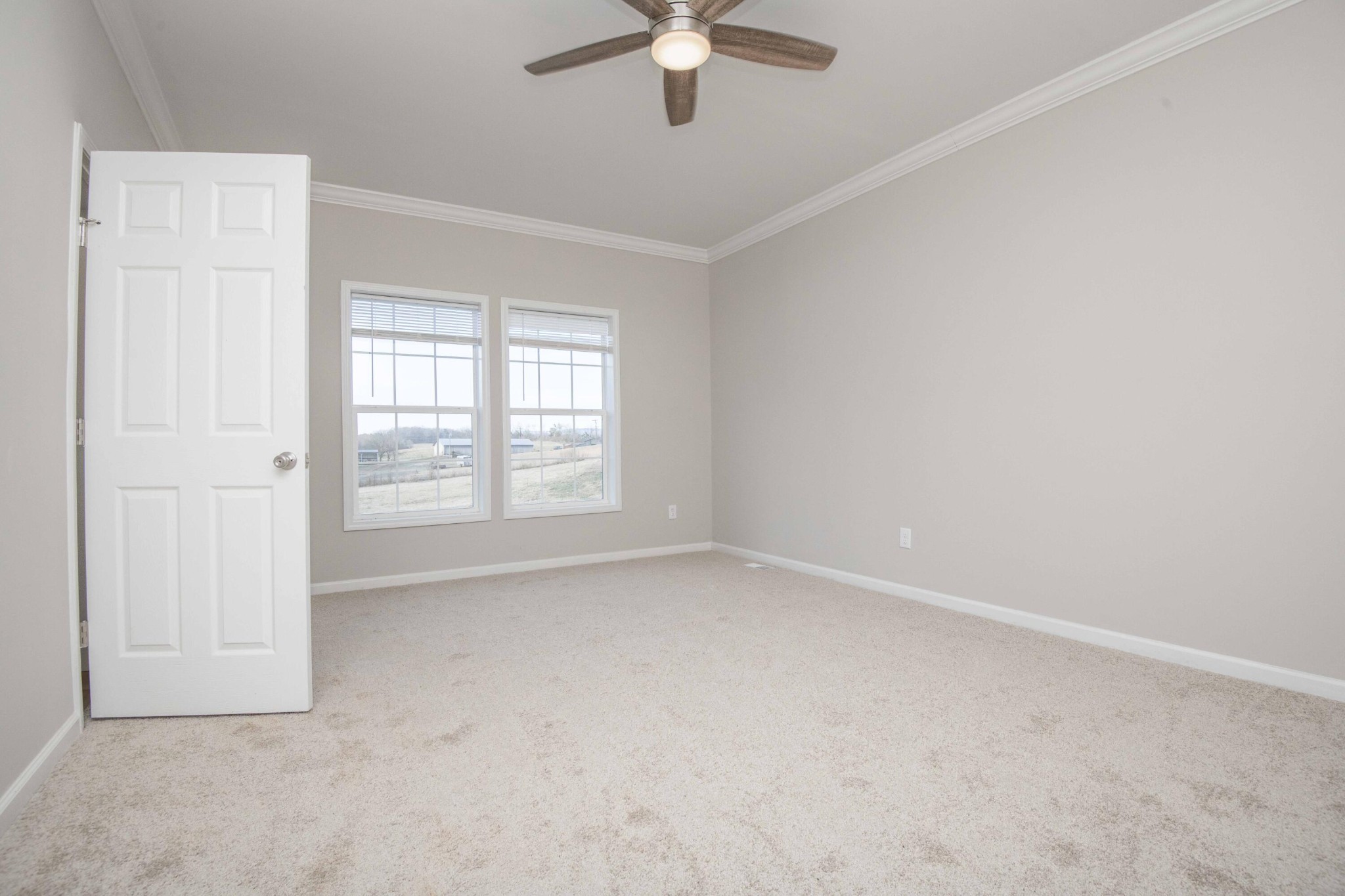 155 Waters Edge Drive Property Photo 23