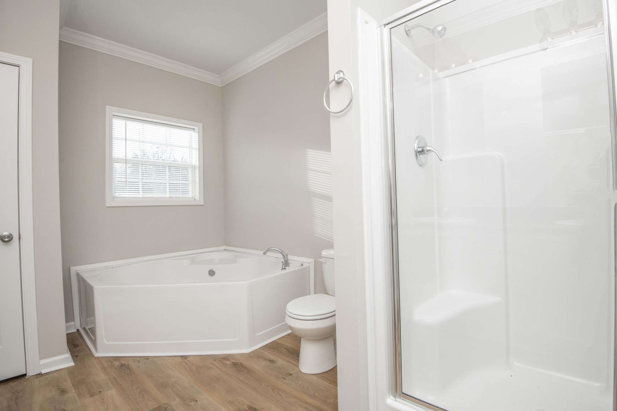 155 Waters Edge Drive Property Photo 25