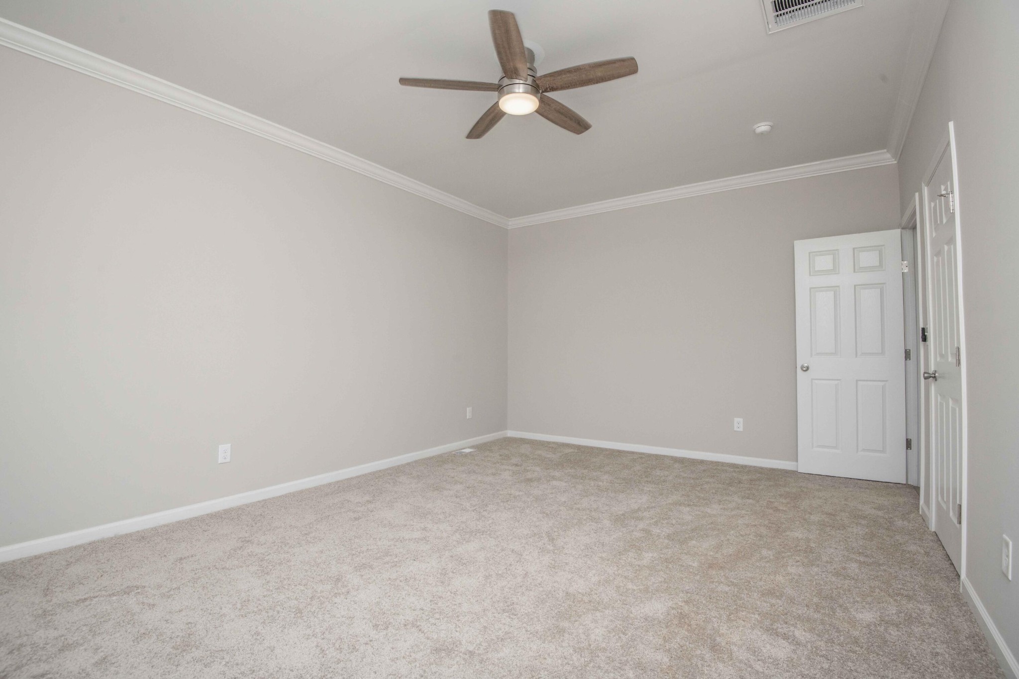 155 Waters Edge Drive Property Photo 26