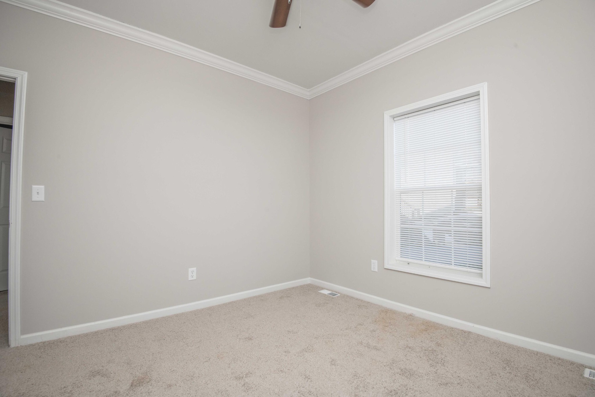 155 Waters Edge Drive Property Photo 30