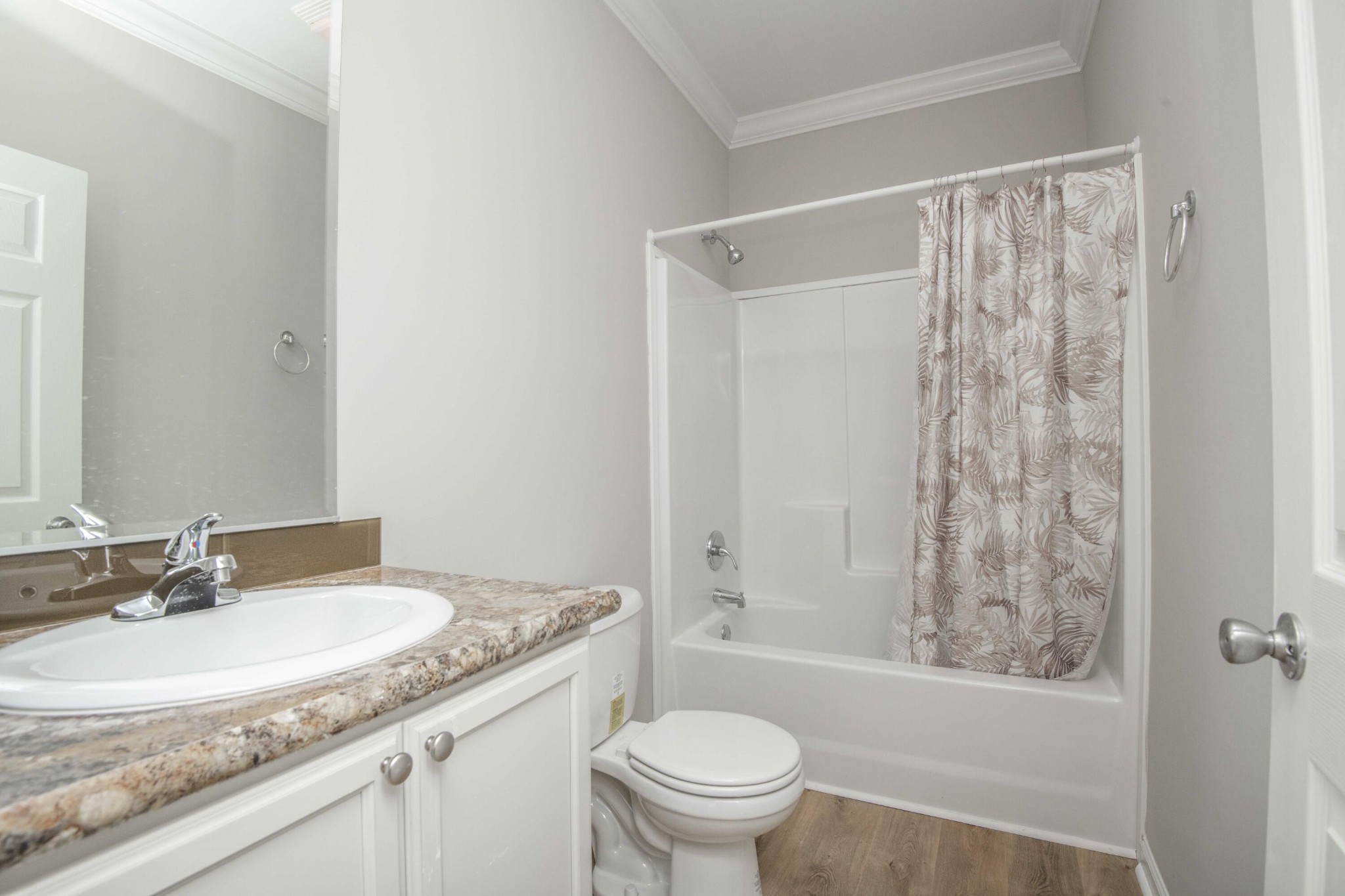 155 Waters Edge Drive Property Photo 32