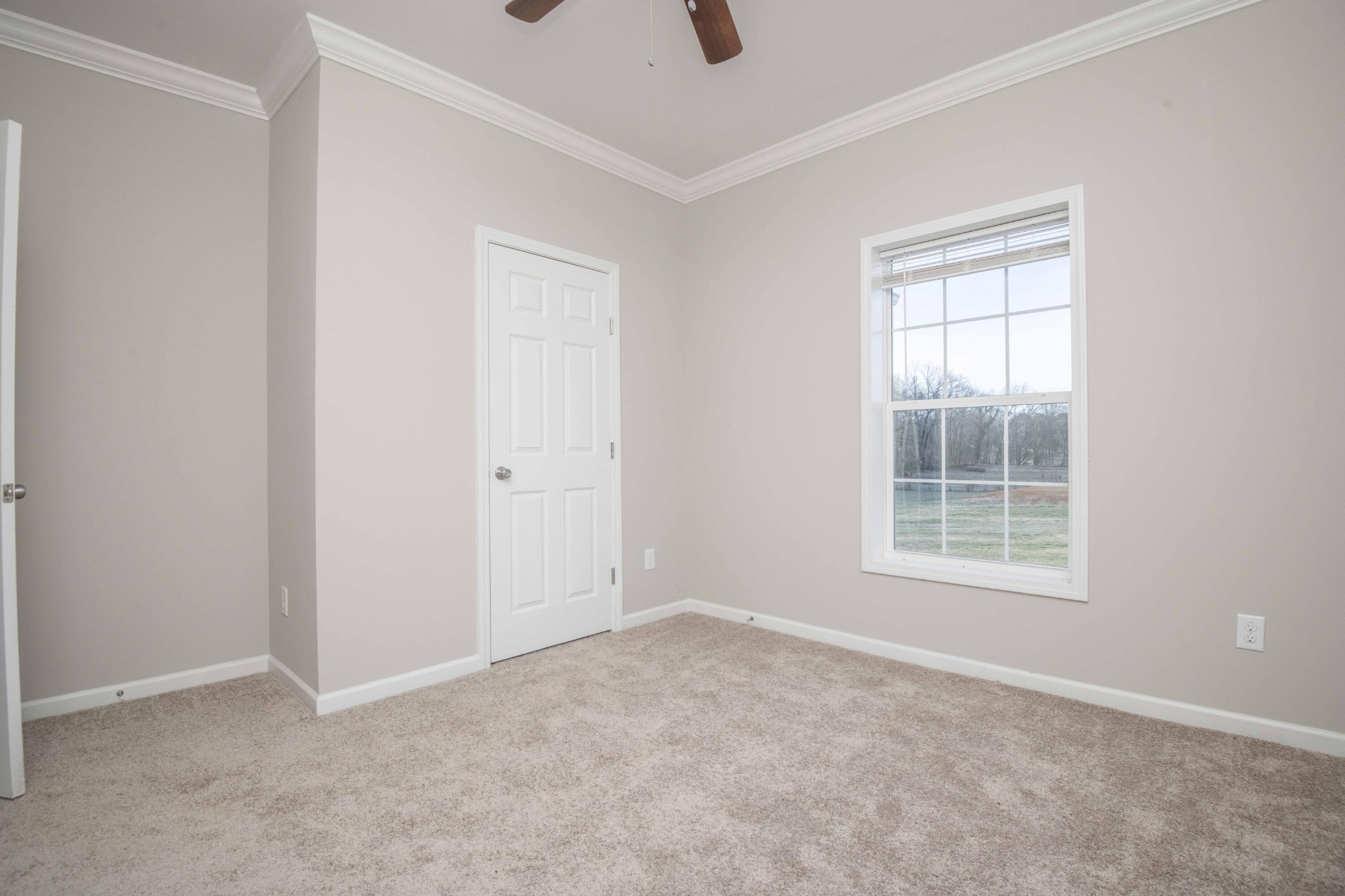 155 Waters Edge Drive Property Photo 34