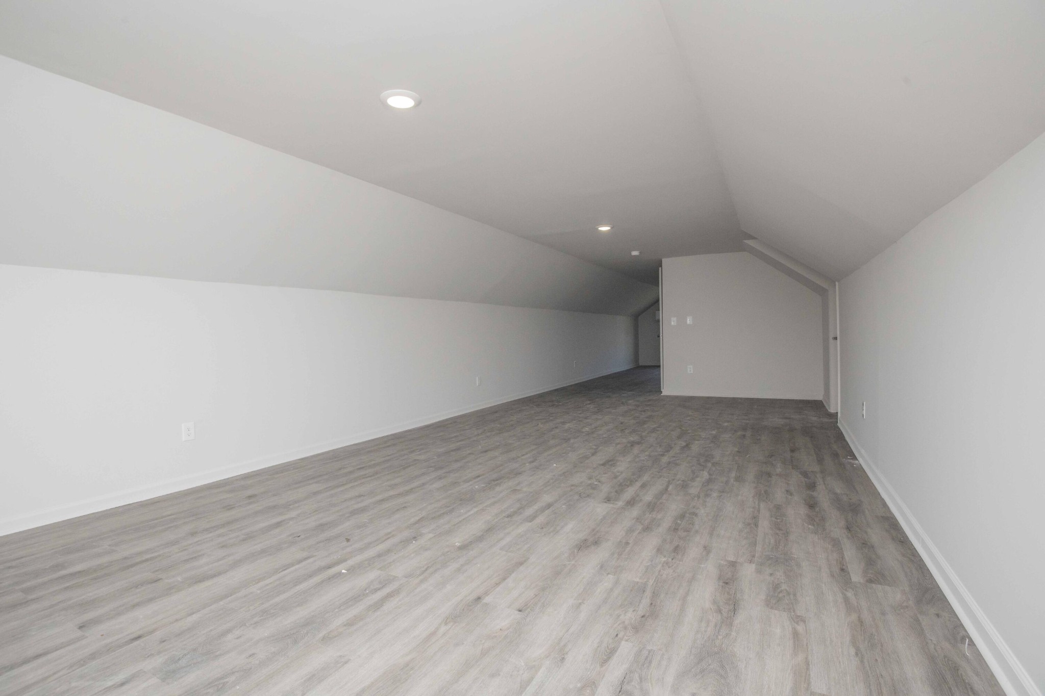 155 Waters Edge Drive Property Photo 40