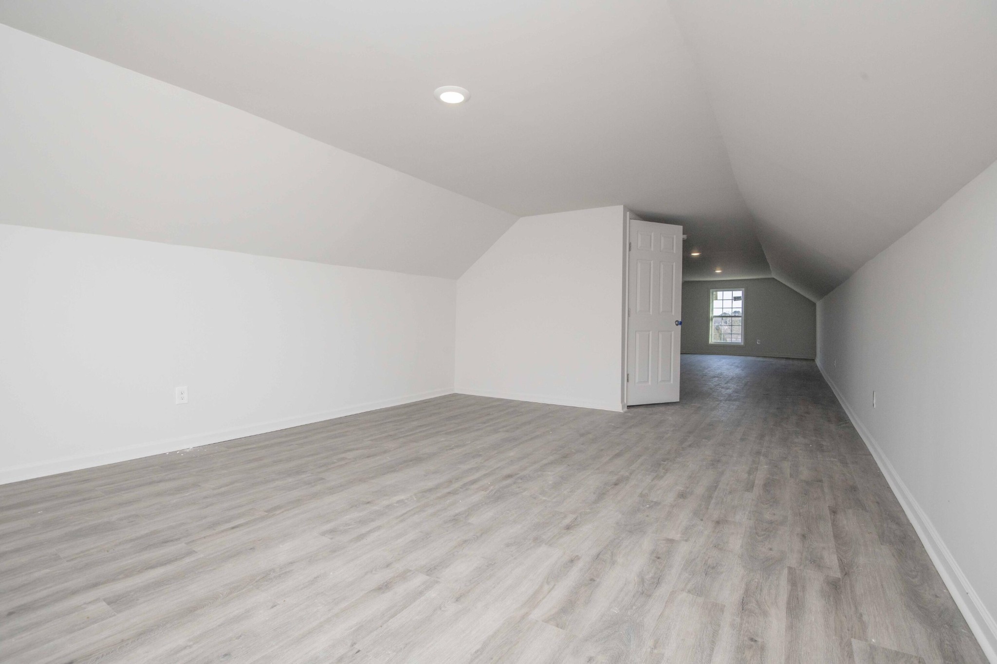 155 Waters Edge Drive Property Photo 41