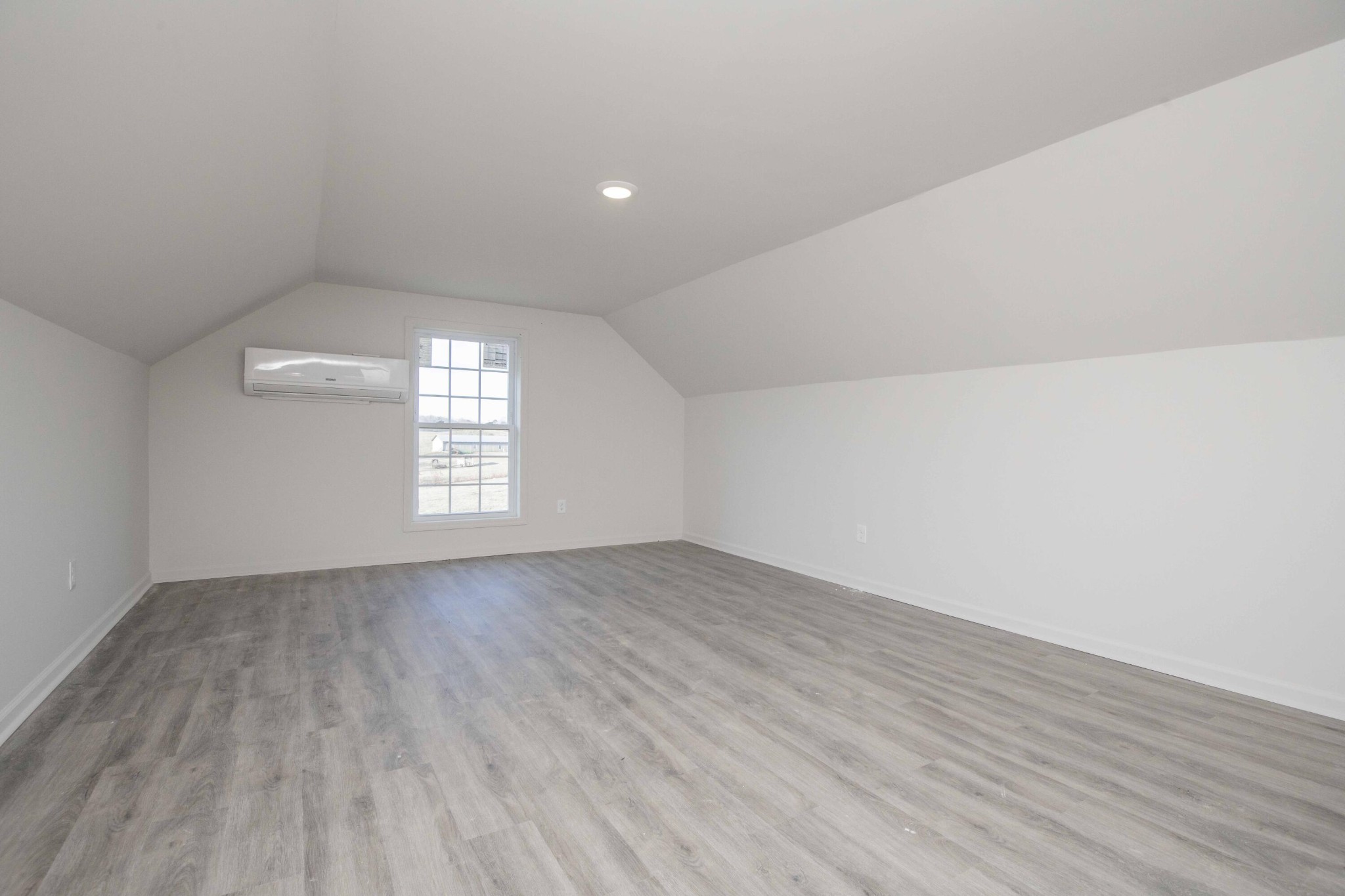 155 Waters Edge Drive Property Photo 42
