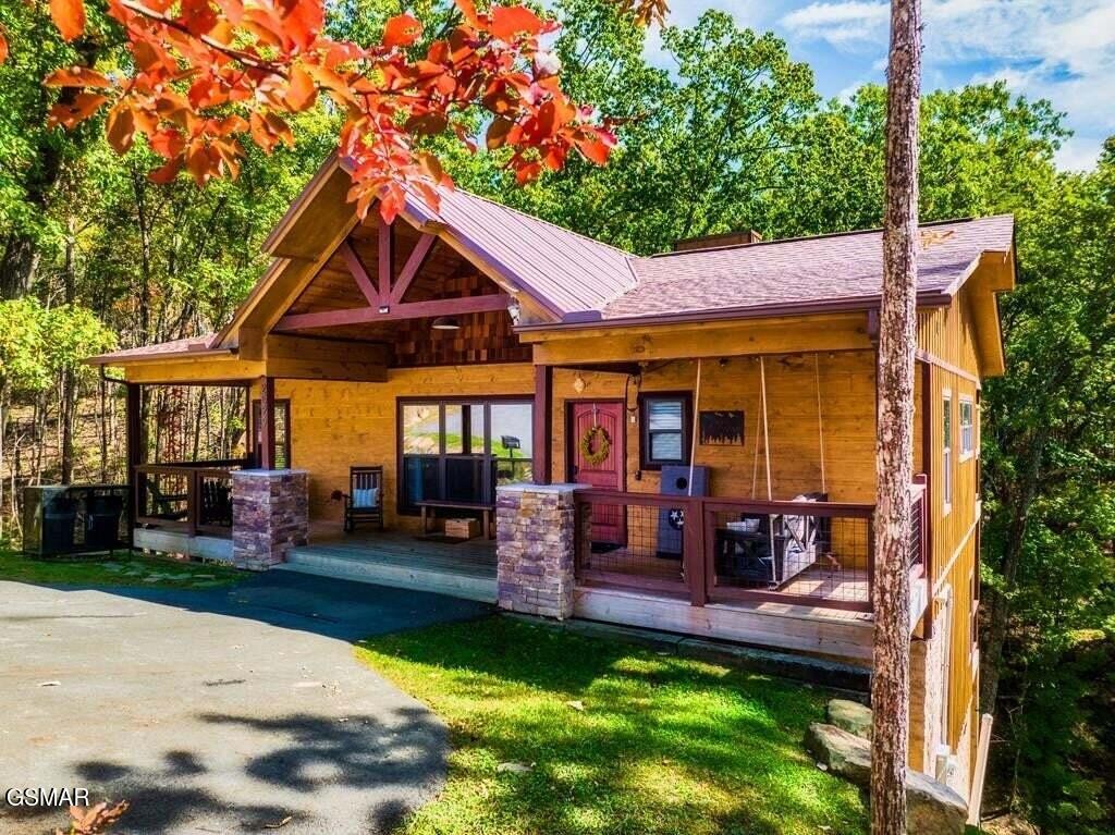 2529 Mountain Holly Way Property Photo 1