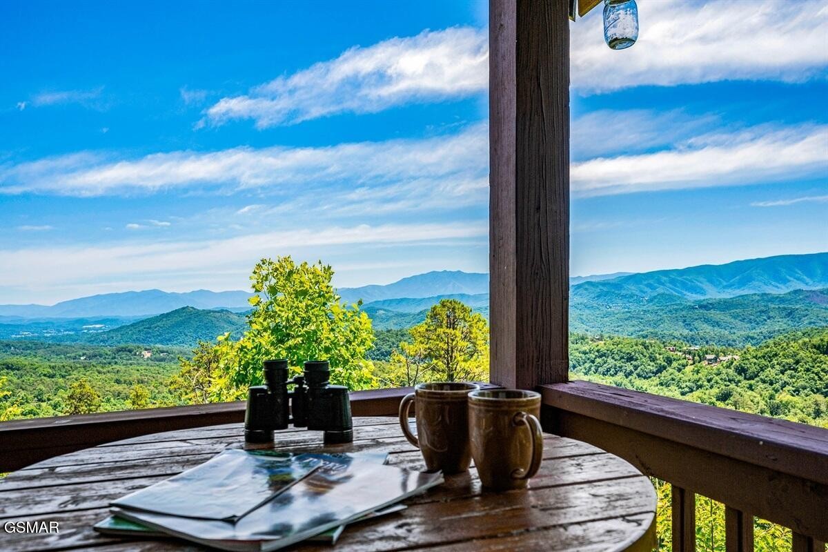 2086 Bluff Mountain Road Property Photo 2