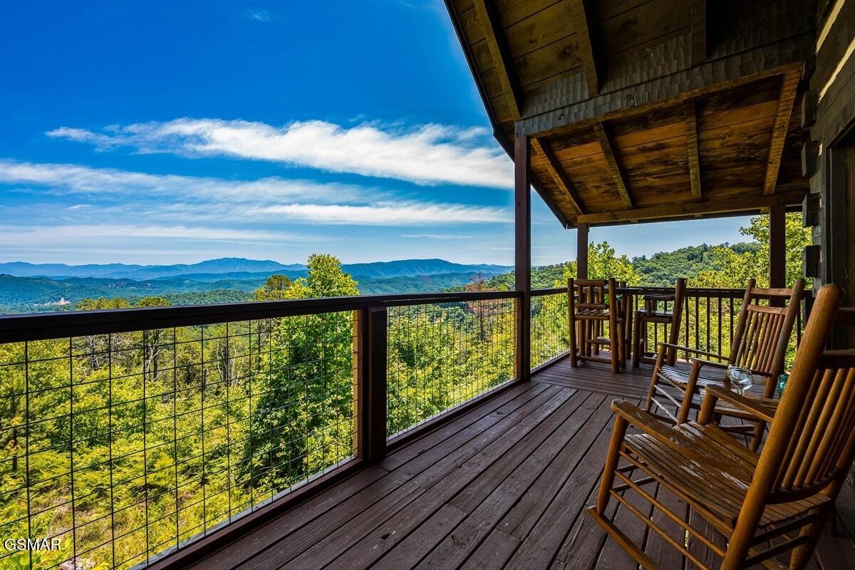 2086 Bluff Mountain Road Property Photo 4