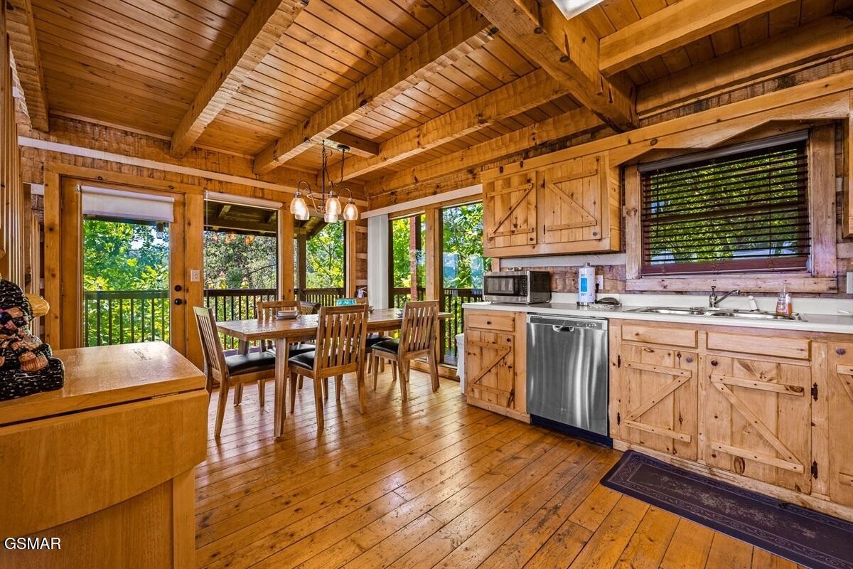 2086 Bluff Mountain Road Property Photo 10