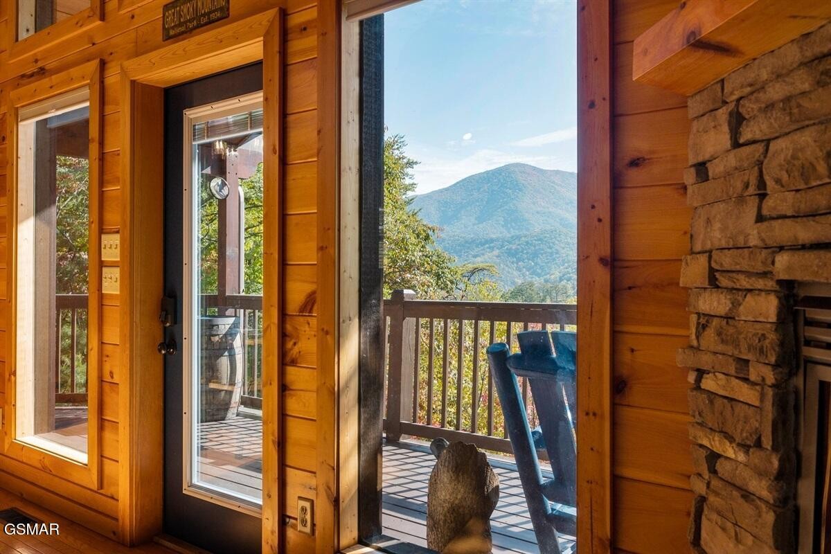 4235 Round Top Way Property Photo 11