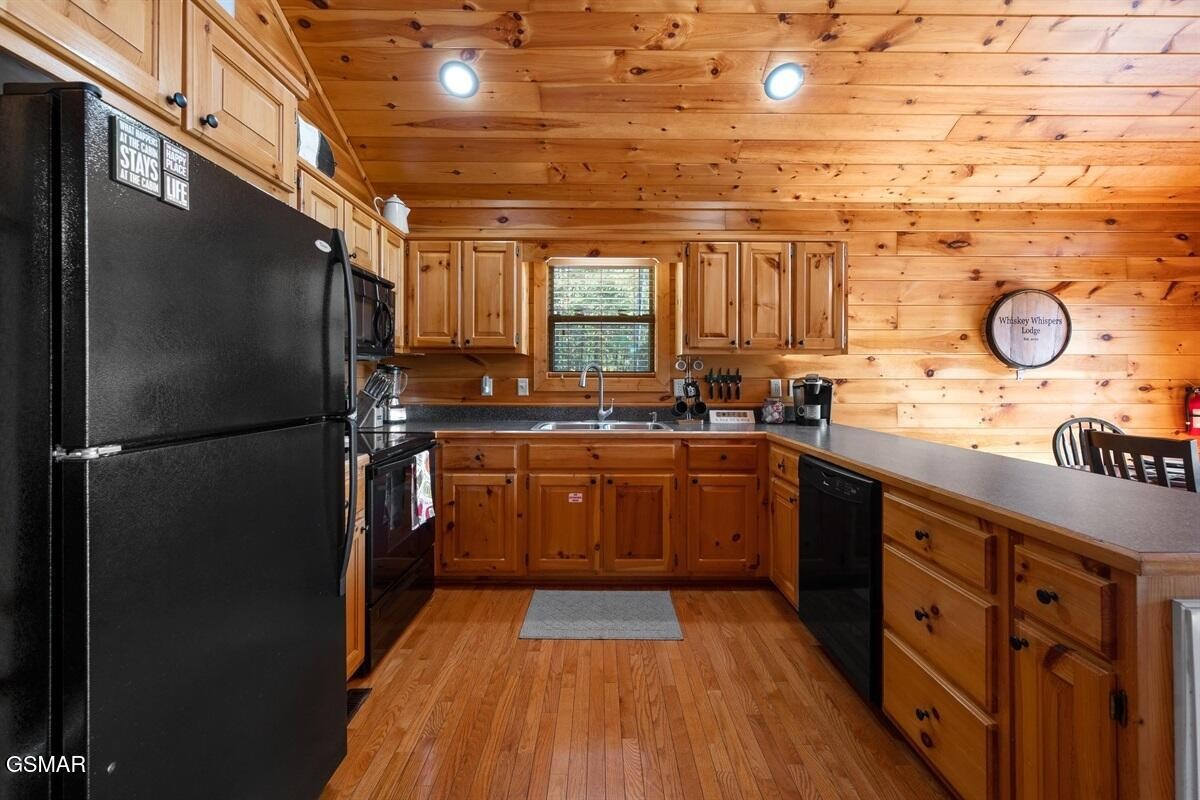 4235 Round Top Way Property Photo 14