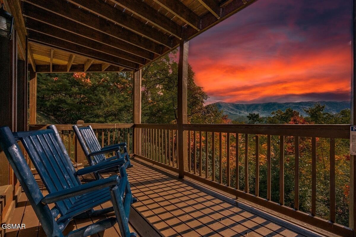 4235 Round Top Way Property Photo 24