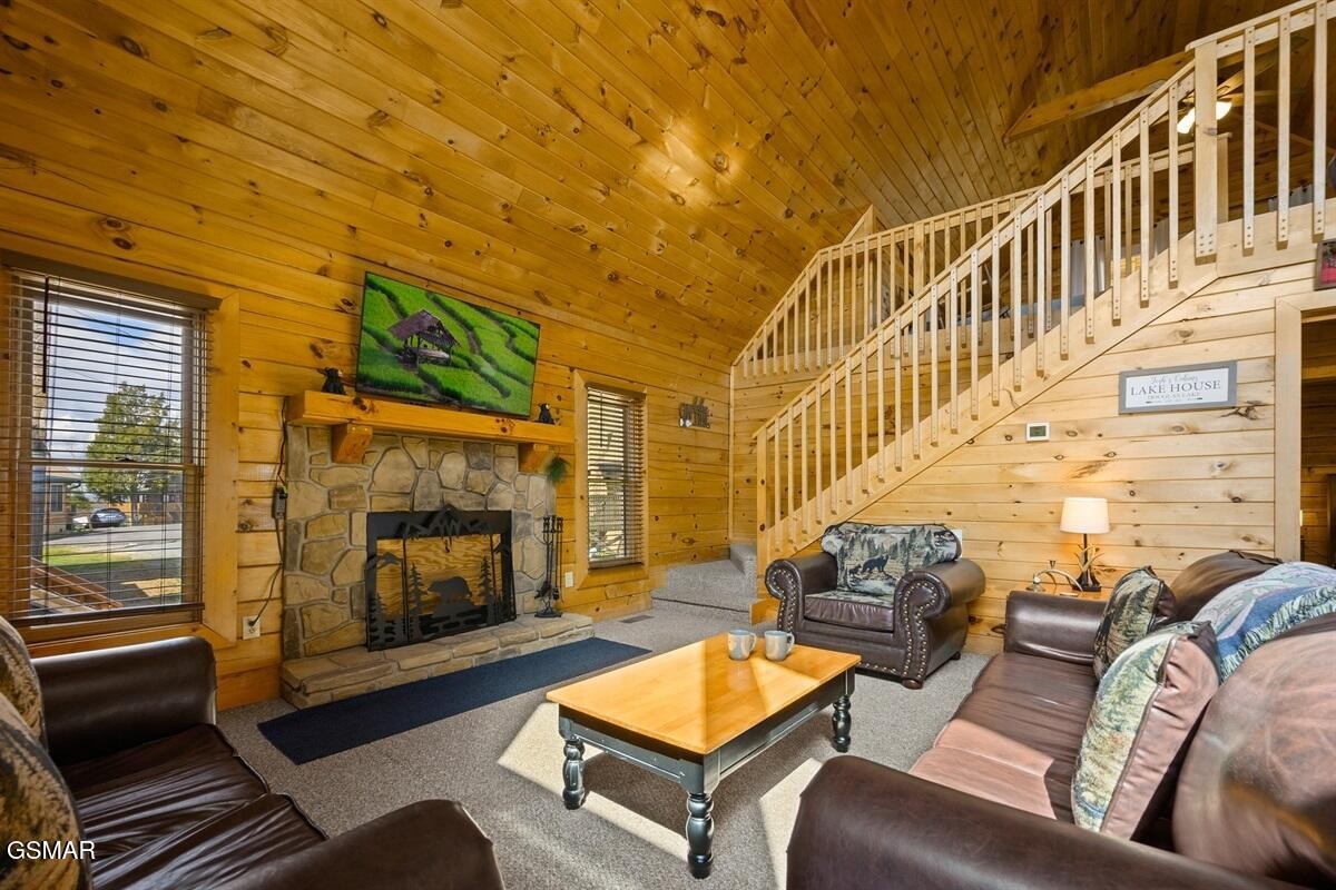 936 Buck Way Property Photo 9