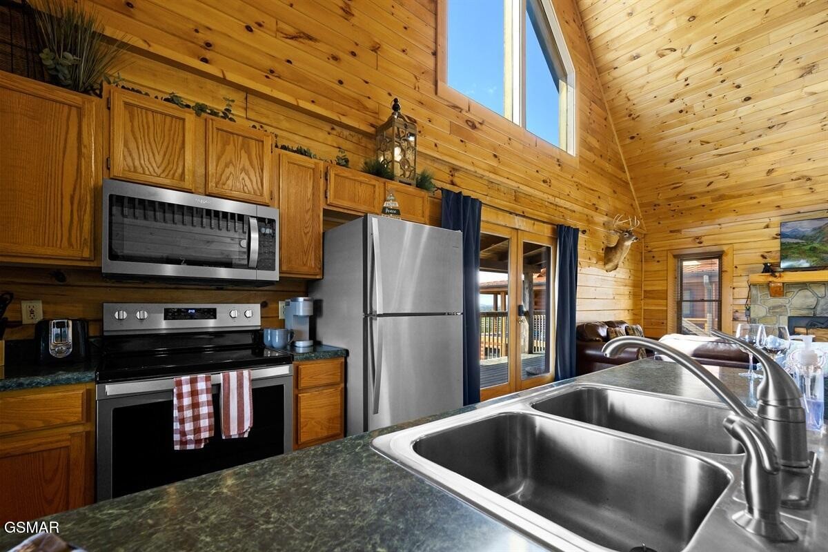 936 Buck Way Property Photo 31