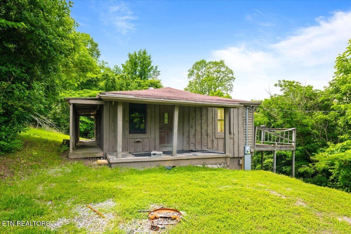 104 Jackson Rd Property Photo 3