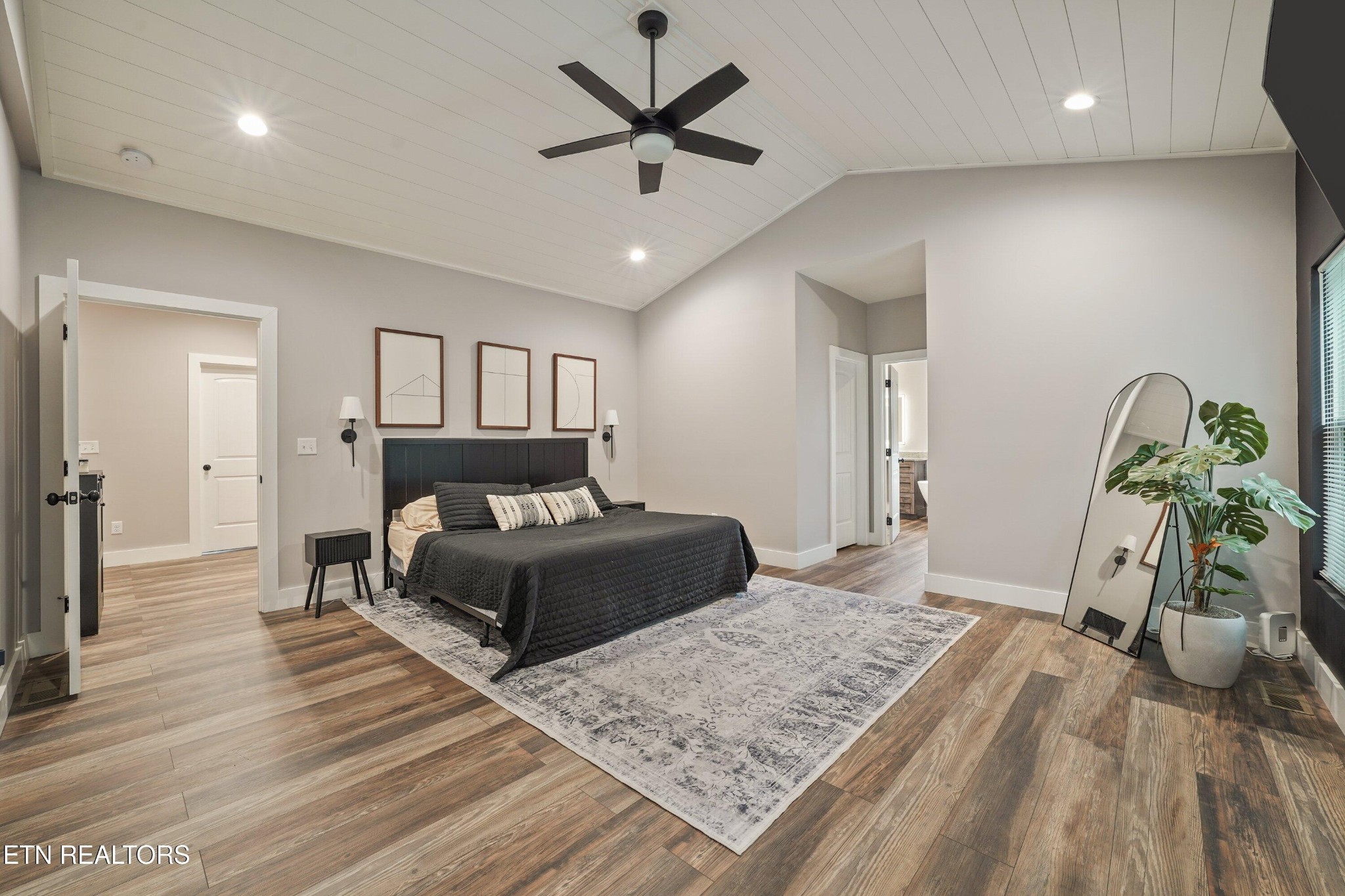 964 Deerwood Drive Property Photo 18