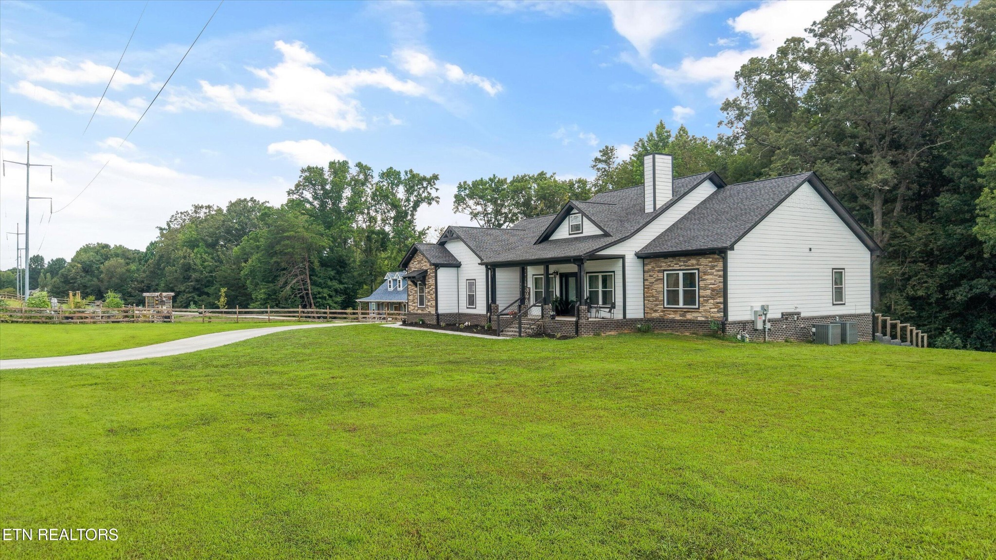 964 Deerwood Drive Property Photo 45