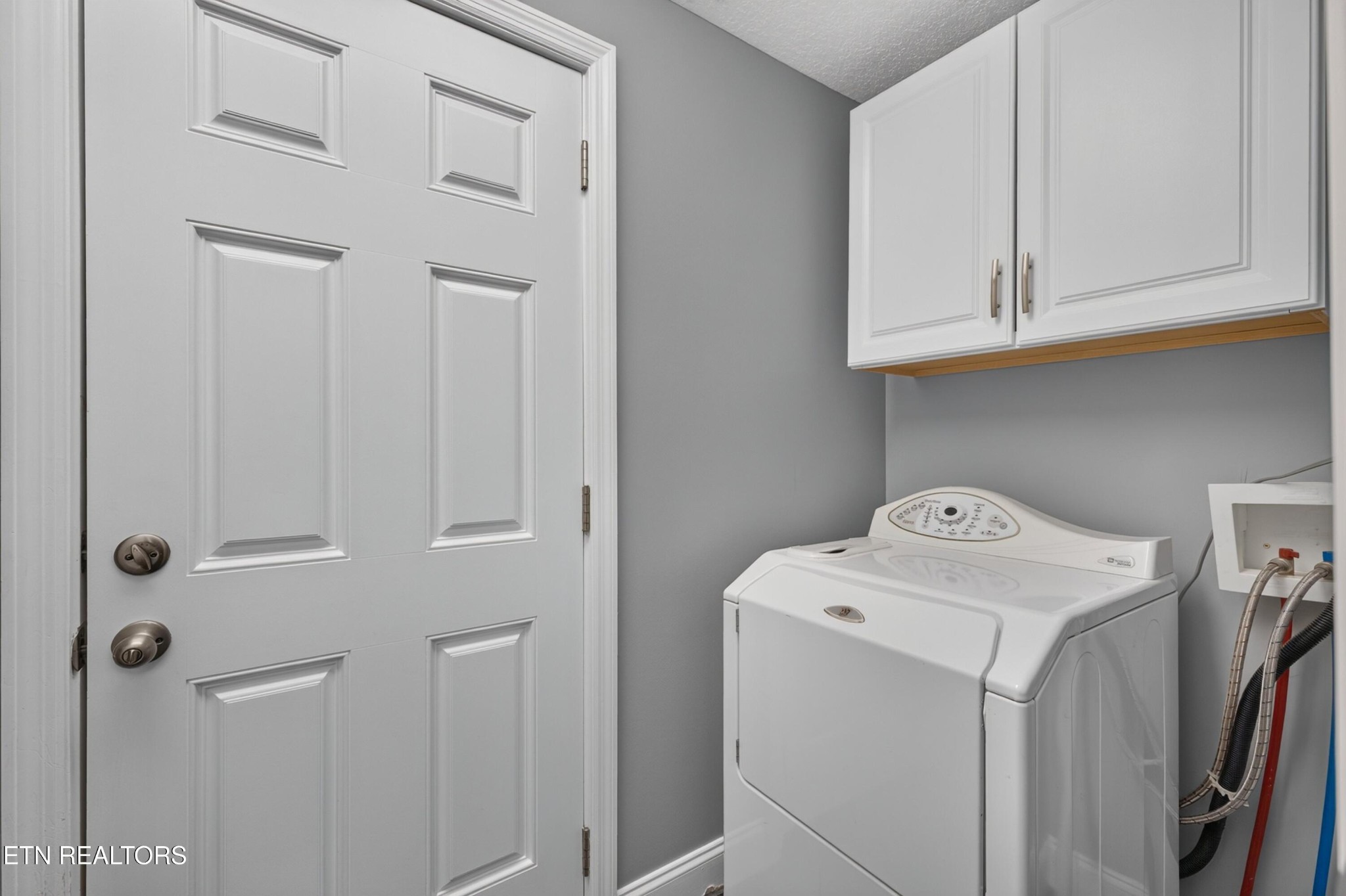 608 Middle St Property Photo 10