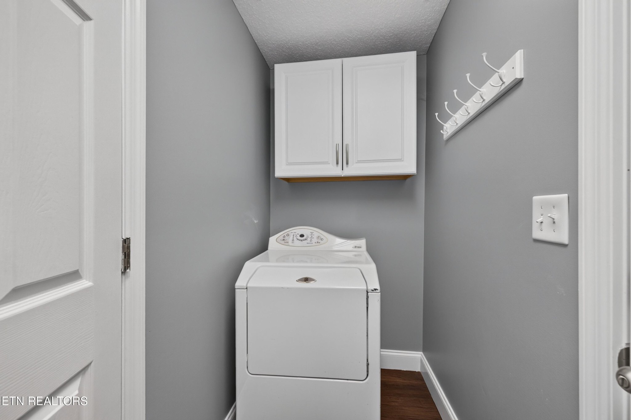 608 Middle St Property Photo 11