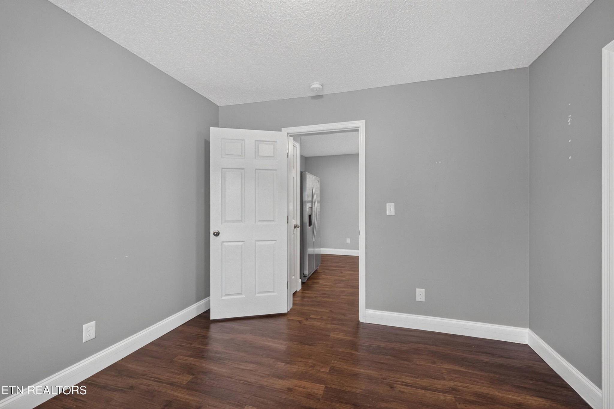 608 Middle St Property Photo 13