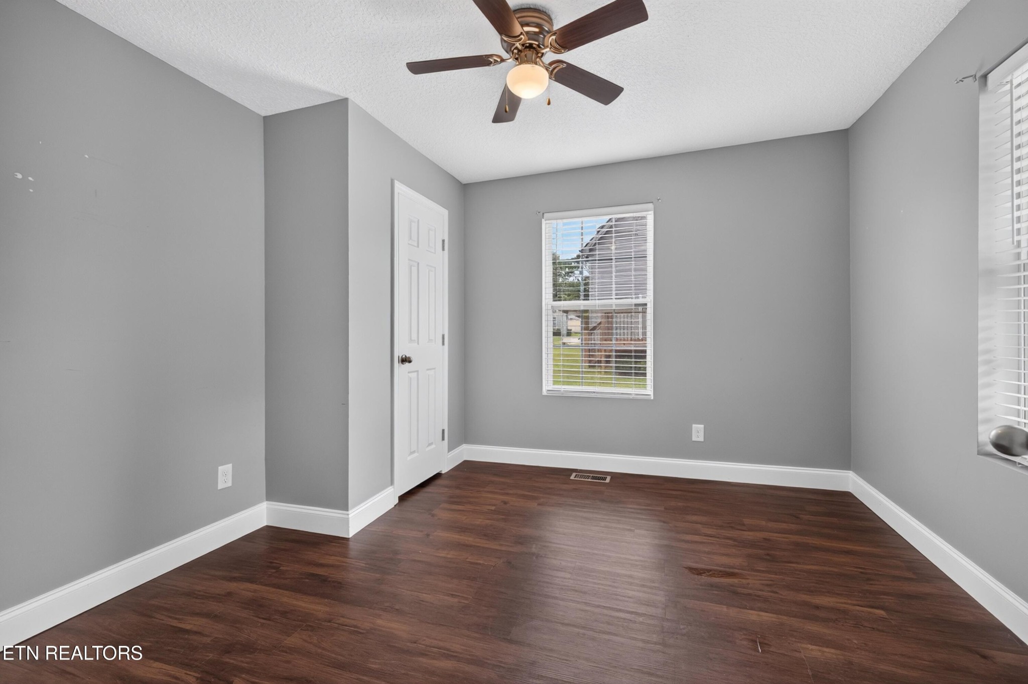 608 Middle St Property Photo 16